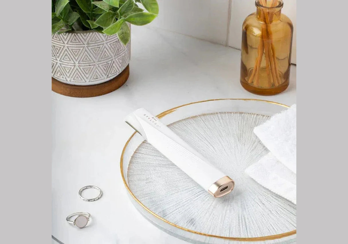 STYLPRO | 2-in-1 Light Up Sonic Dermaplane