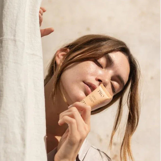 TWO POLES | The Vitamin C & Peptides Eyeconic Cream - 15ml - InternationalCosmetic