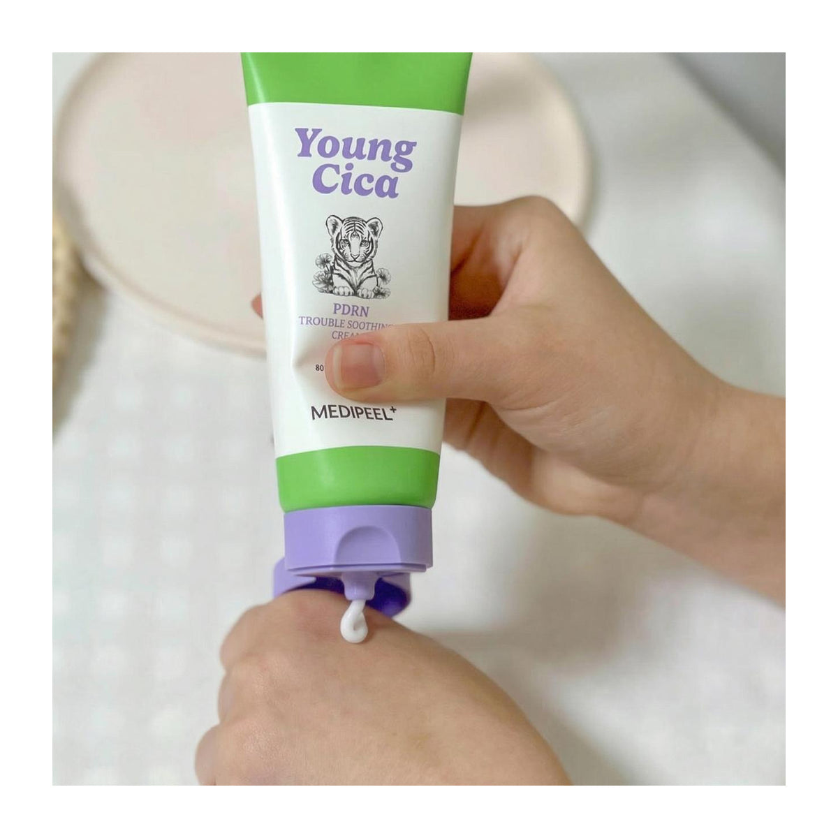 MEDIPEEL Young Cica PDRN Trouble Soothing Cream · 80 ml · imagen 2