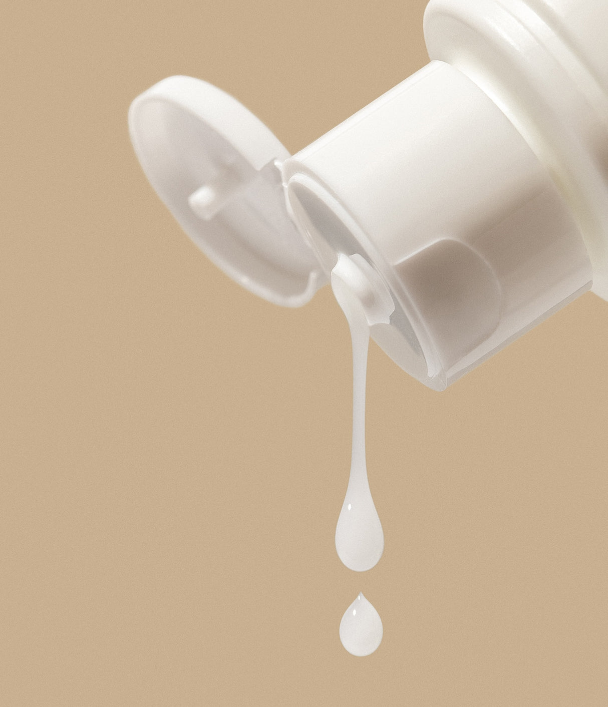 ALPHA-H | Generation Glow Daily Resurfacing Essence - InternationalCosmetic