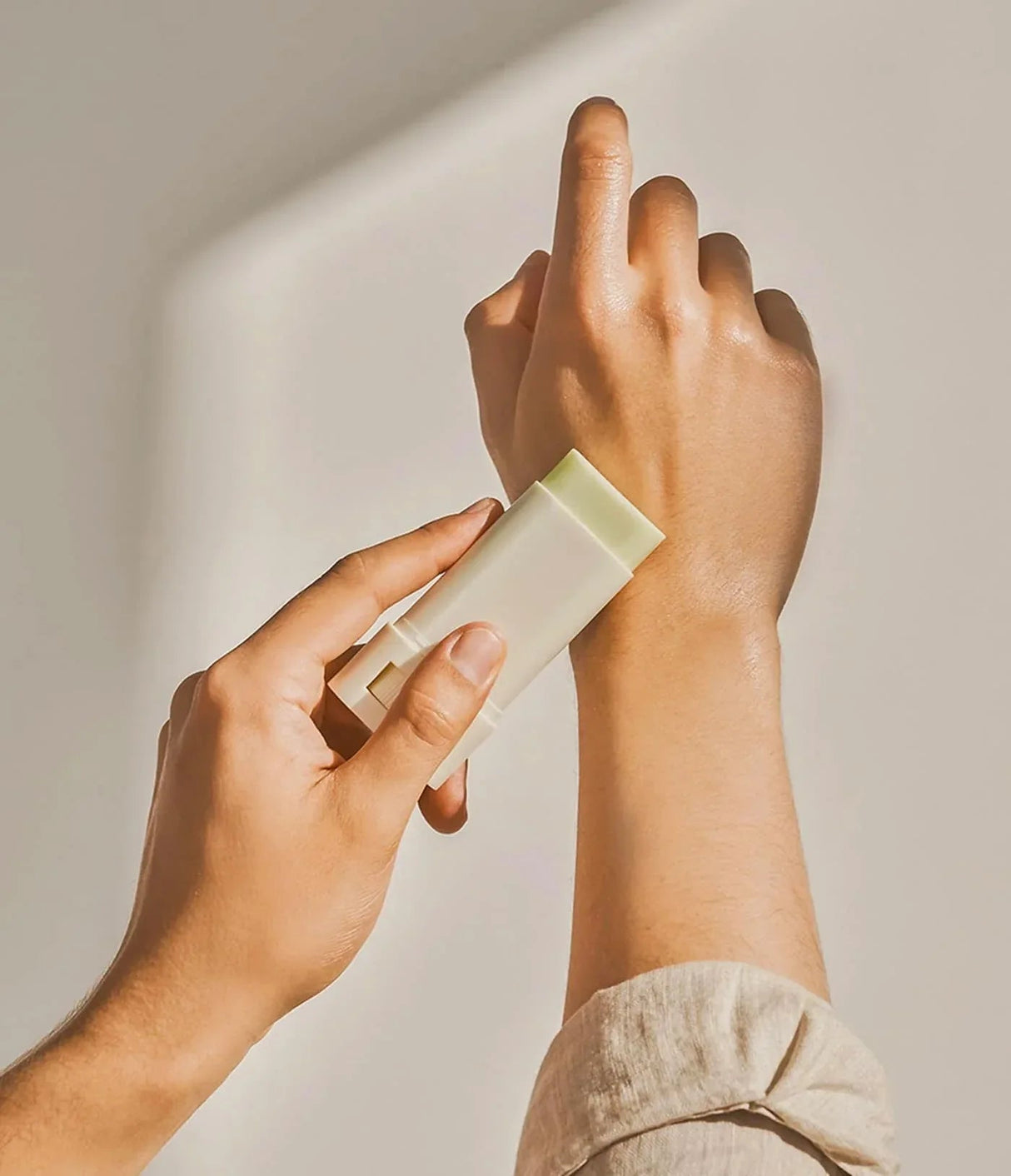 BEAUTY OF JOSEON | Matte Sun Stick Mugwort + Camelia SPF50+ -18 gr - InternationalCosmetic