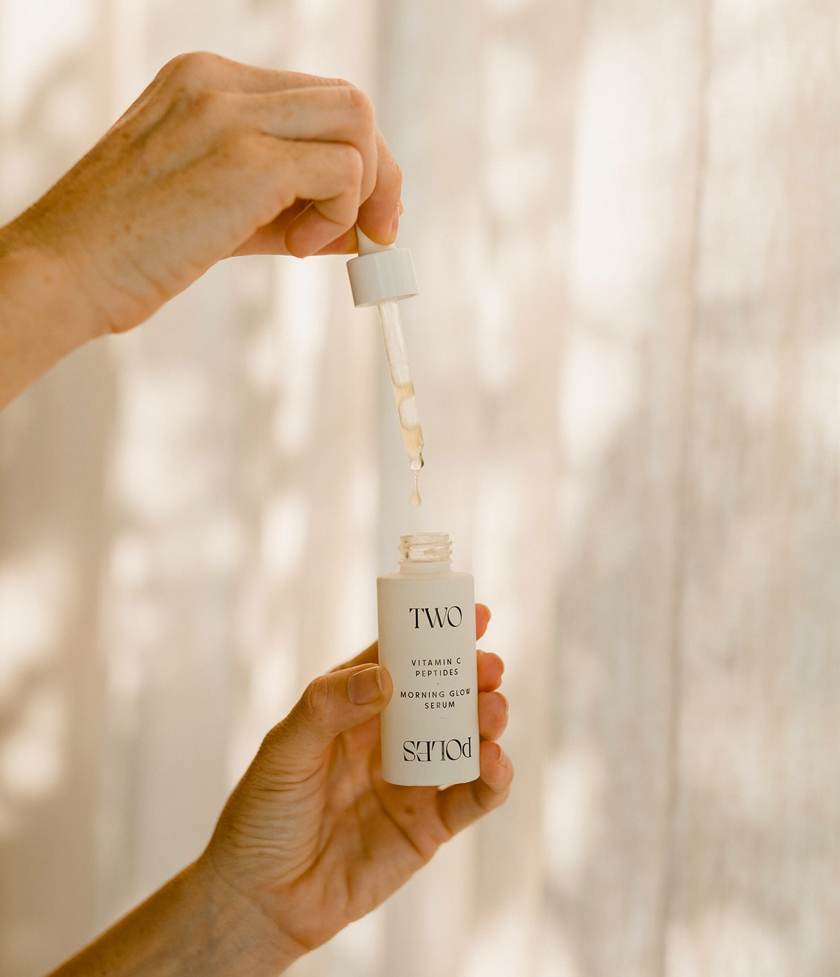 Morning Glow Serum de Two Poles