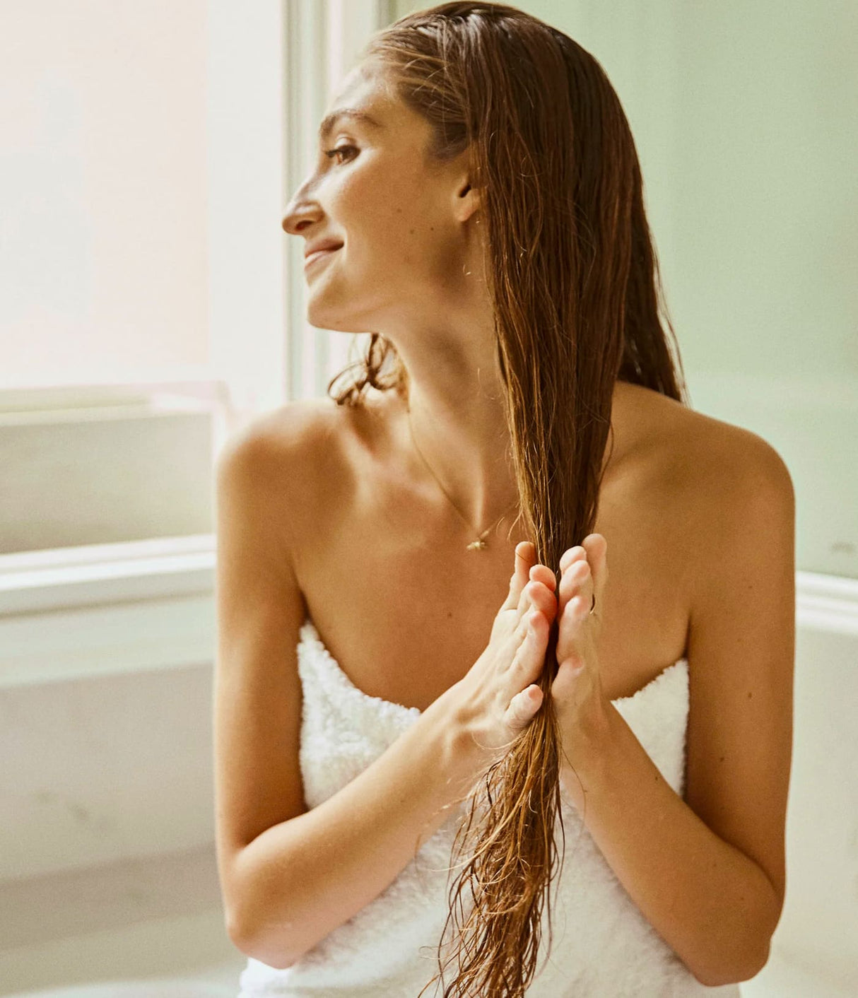 MONCHO MORENO | Shine On Me - InternationalCosmetic