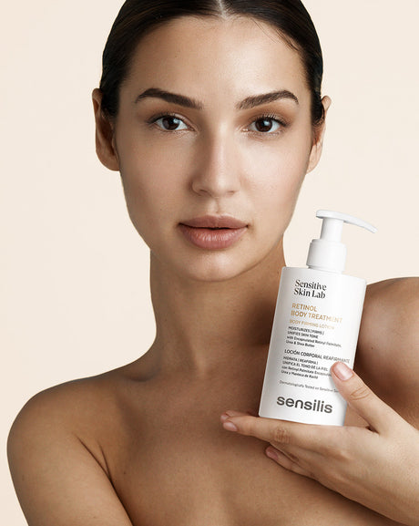 Sensilis Retinol Body producto principal fondo blanco