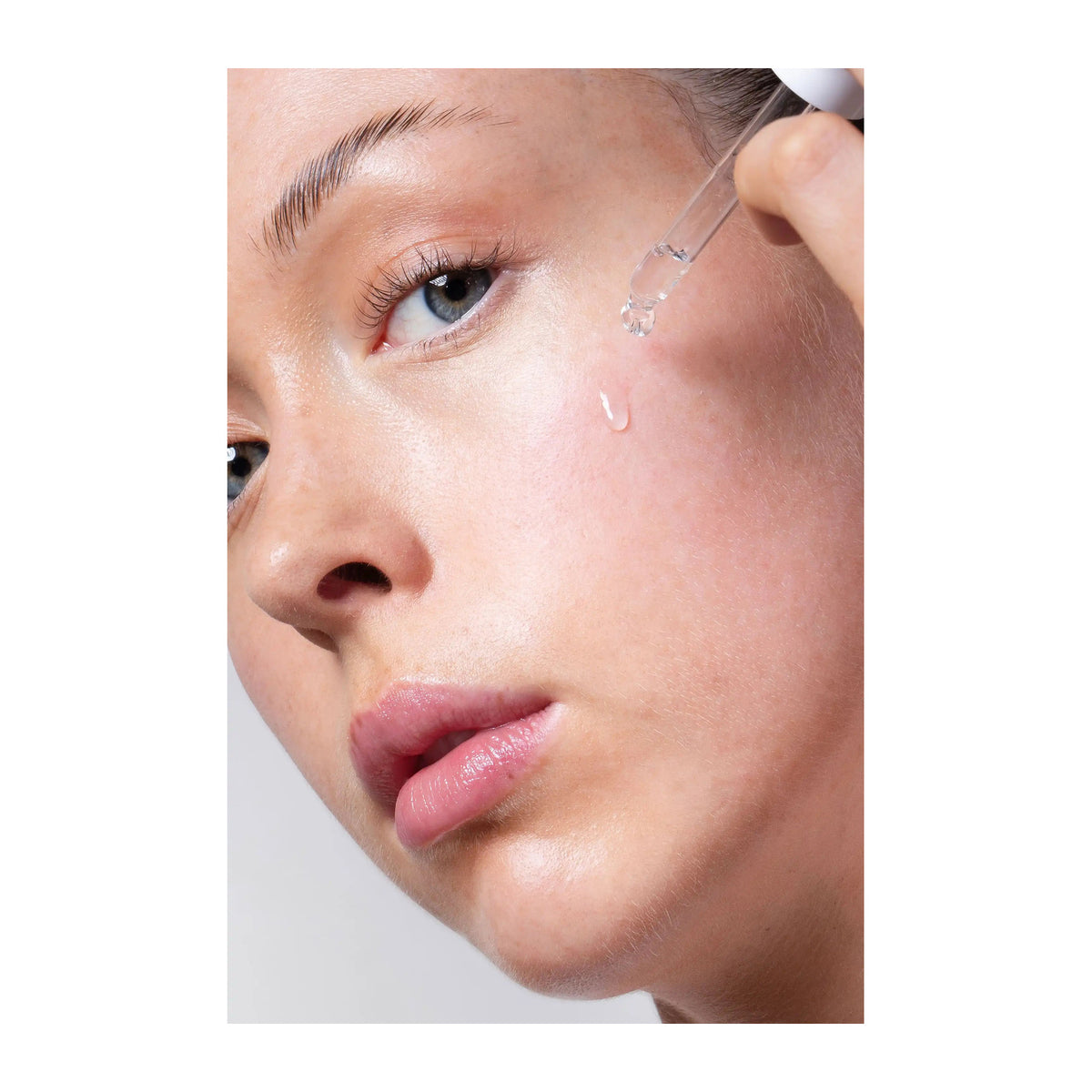FACETHEORY | Sérum Rellenador con 2% de Ácido Hialurónico - 30ml
