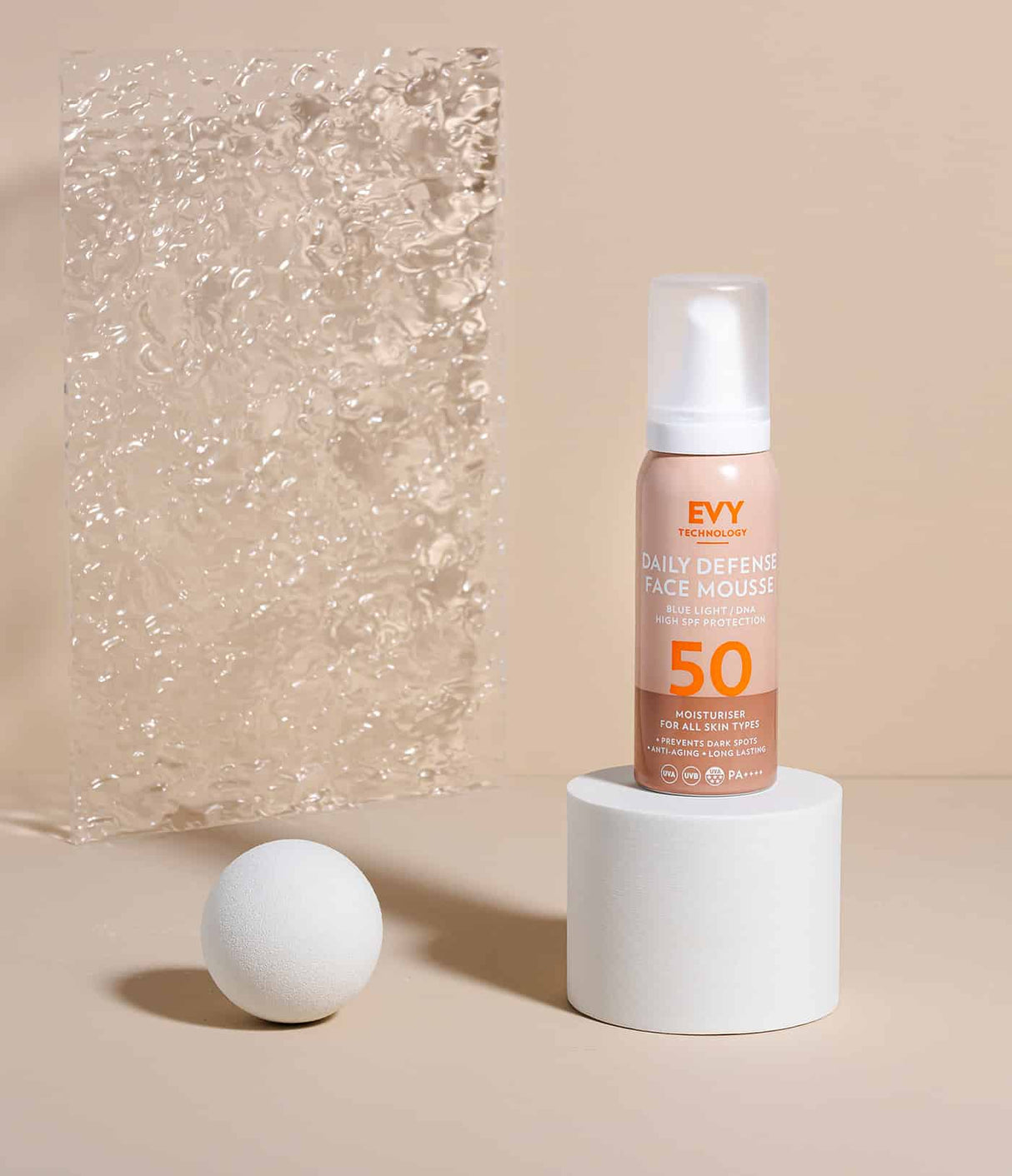 Daily Defense Face Mousse SPF 50 de EVY Technology